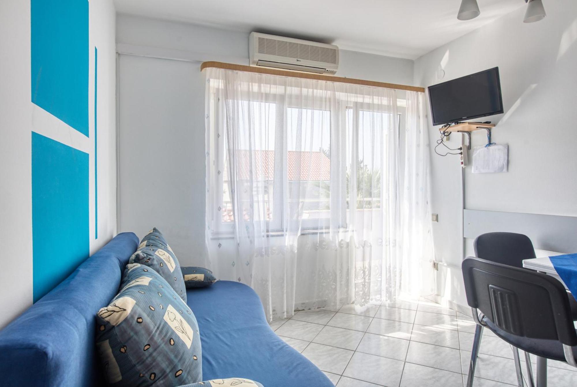 Apartments With A Parking Space Vodice - 6178 Rom bilde