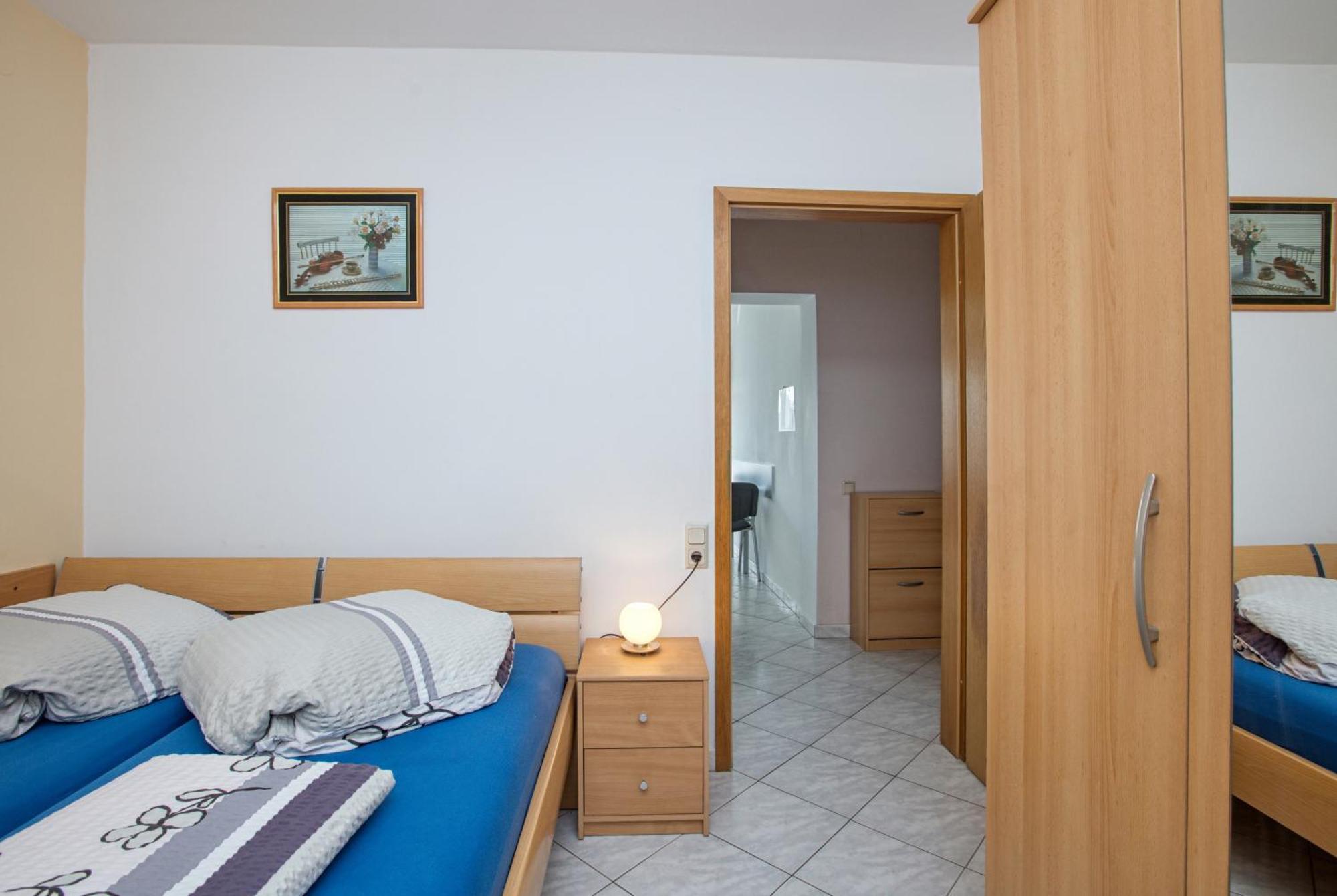 Apartments With A Parking Space Vodice - 6178 Rom bilde