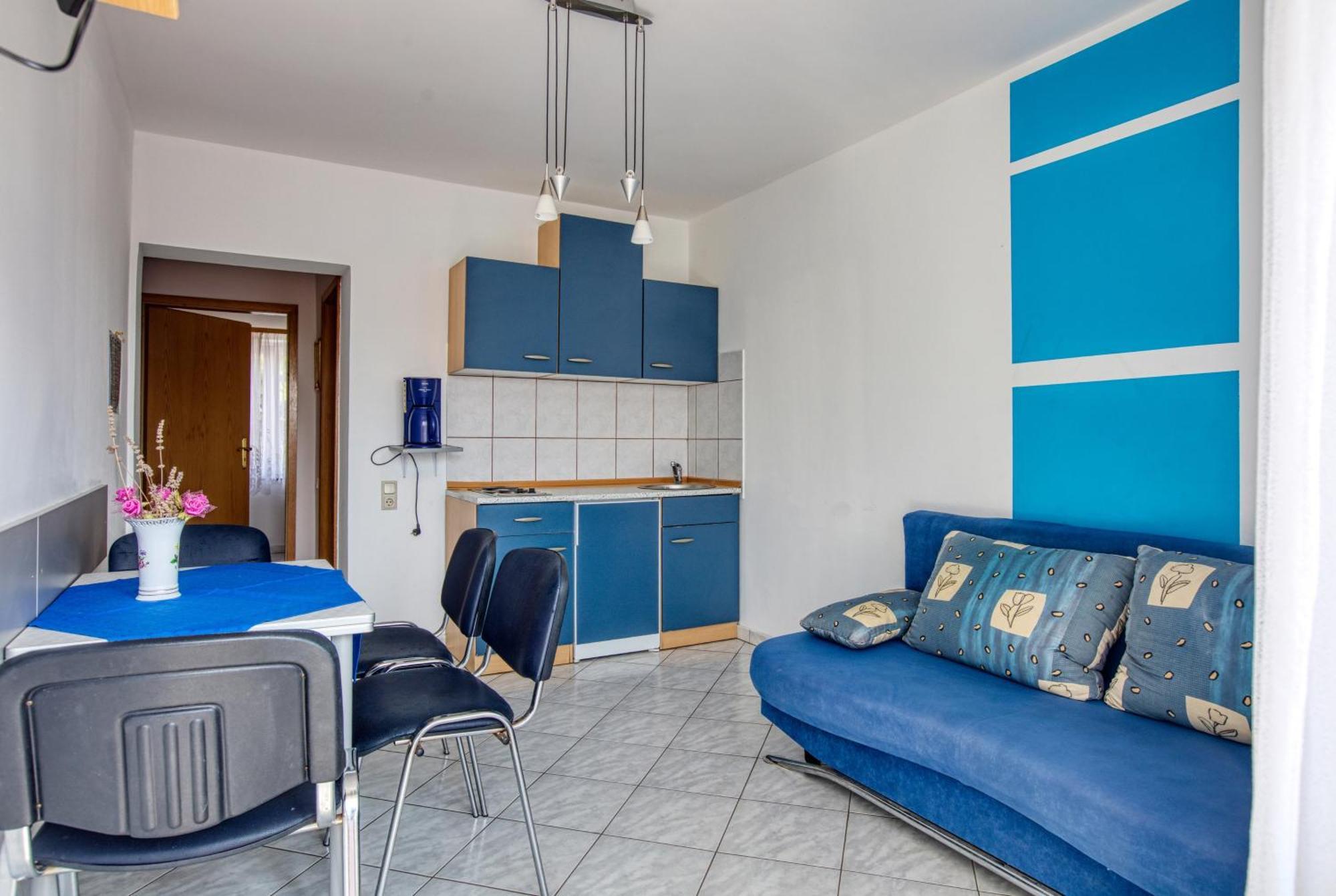 Apartments With A Parking Space Vodice - 6178 Rom bilde