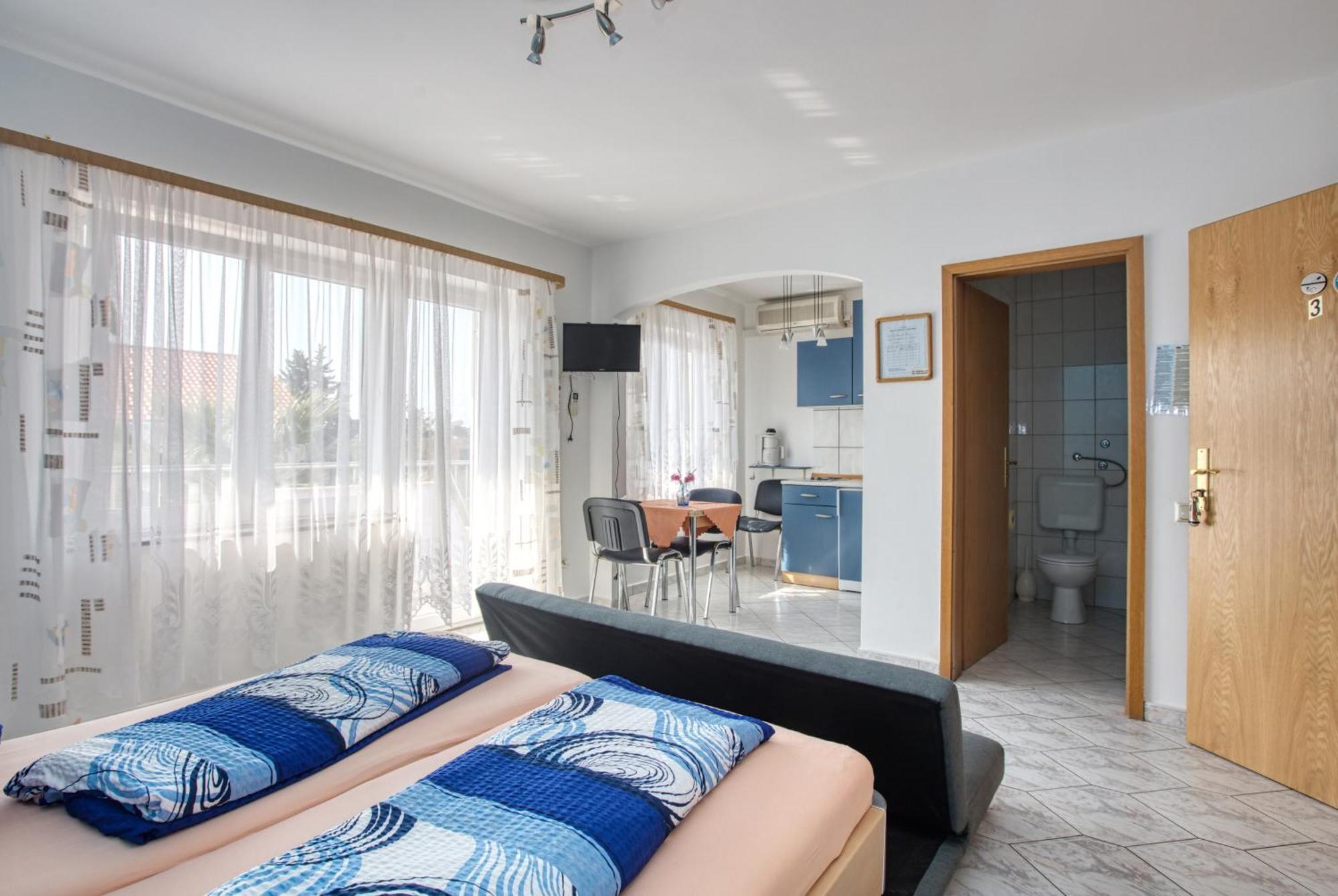 Apartments With A Parking Space Vodice - 6178 Rom bilde