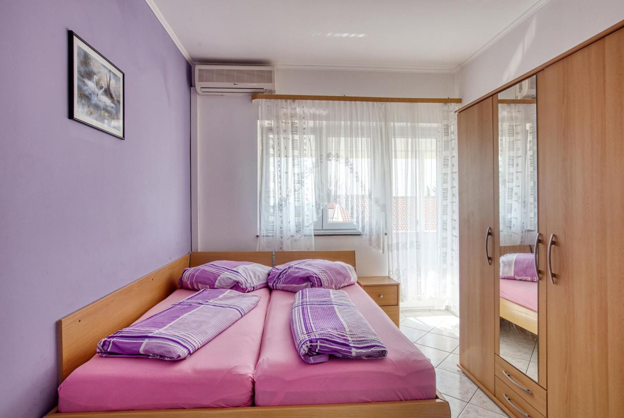 Apartments With A Parking Space Vodice - 6178 Rom bilde