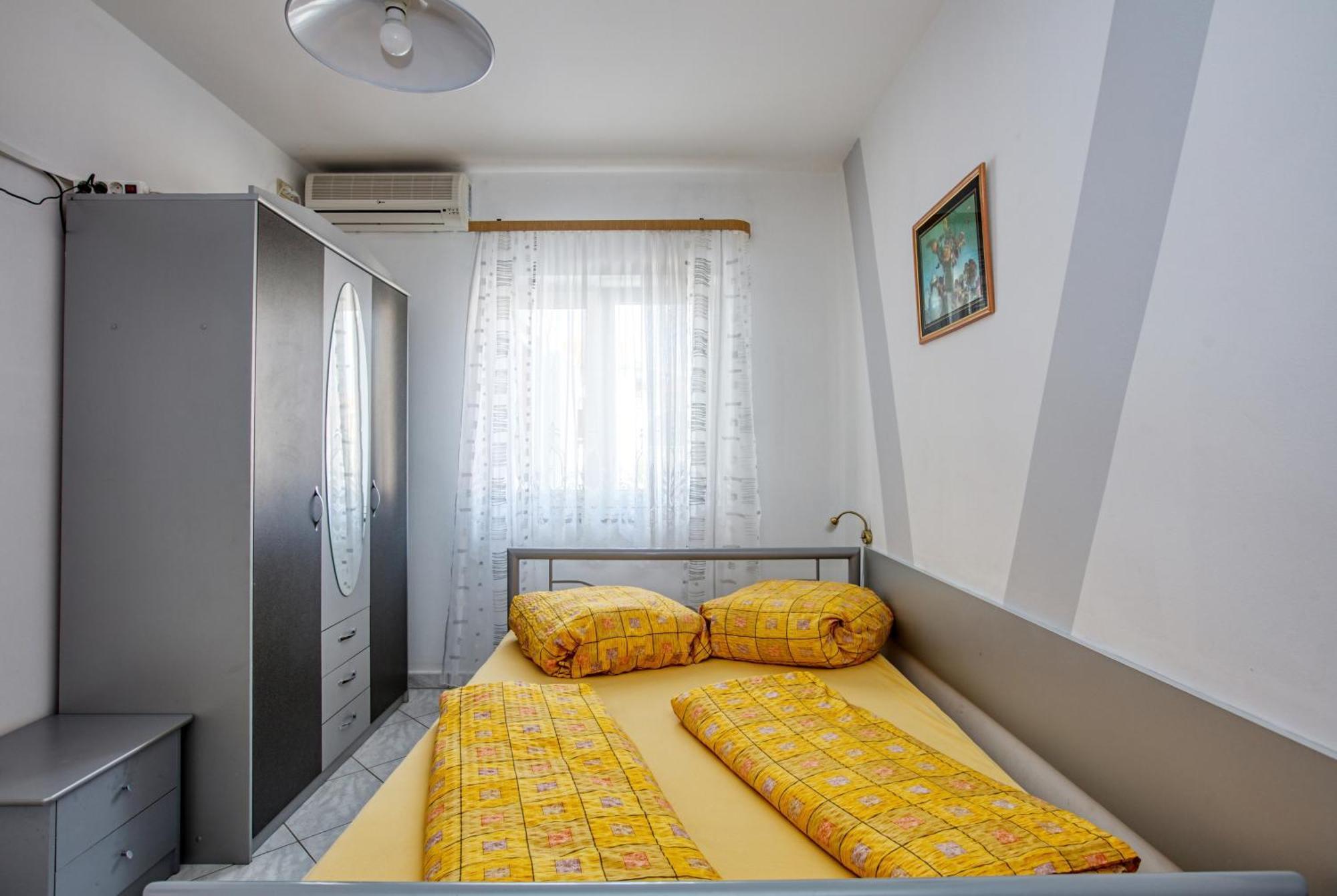 Apartments With A Parking Space Vodice - 6178 Rom bilde