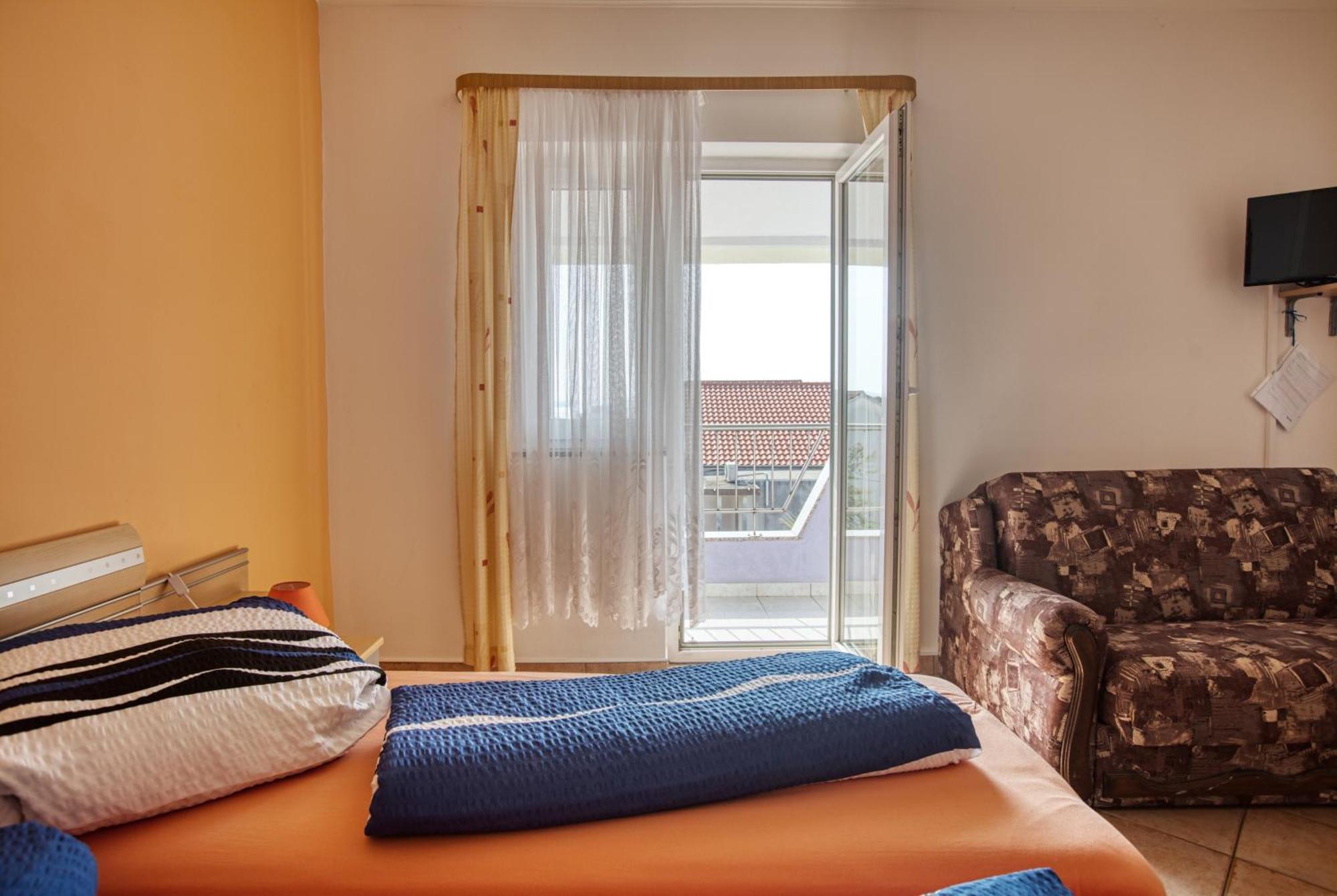 Apartments With A Parking Space Vodice - 6178 Rom bilde