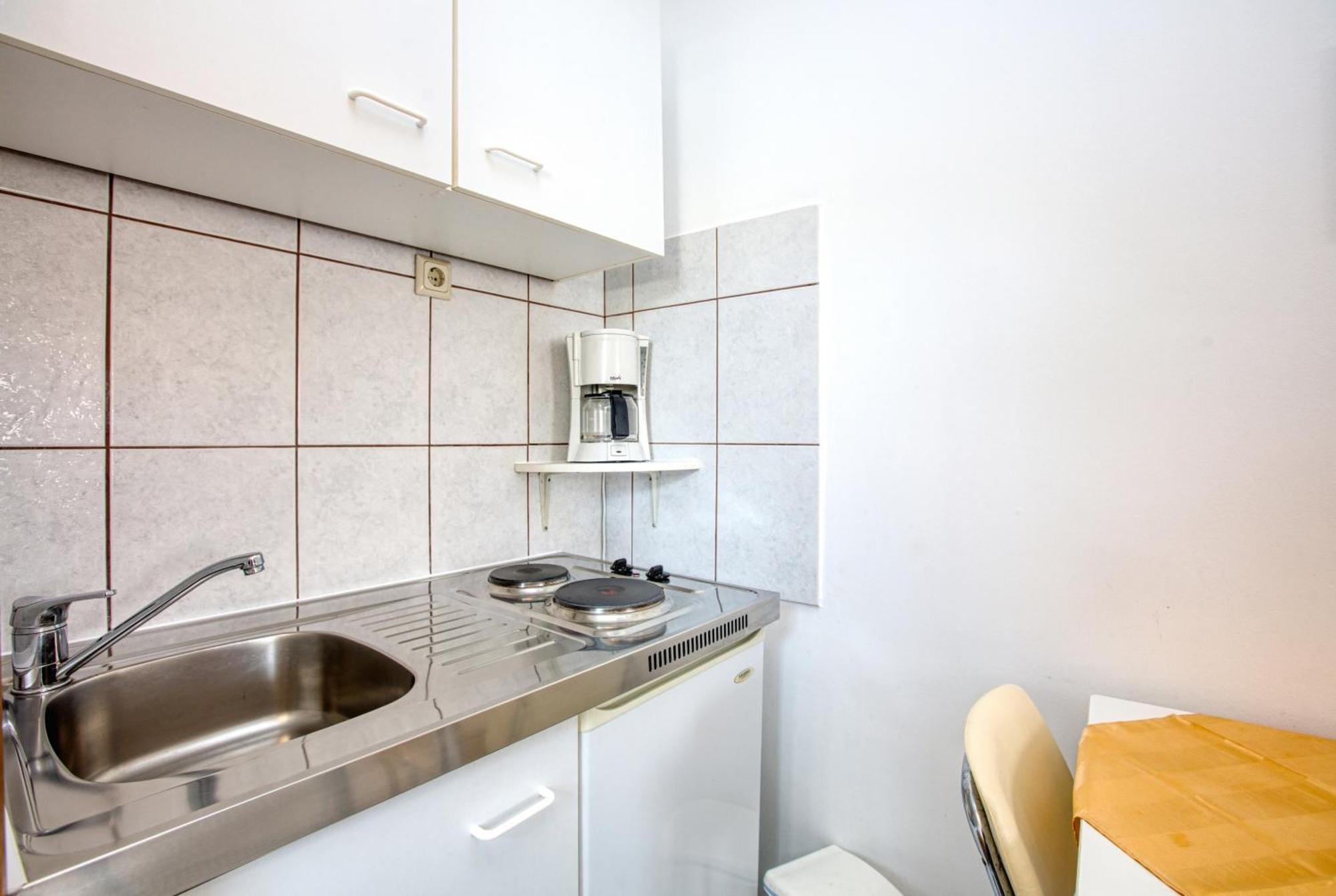 Apartments With A Parking Space Vodice - 6178 Rom bilde