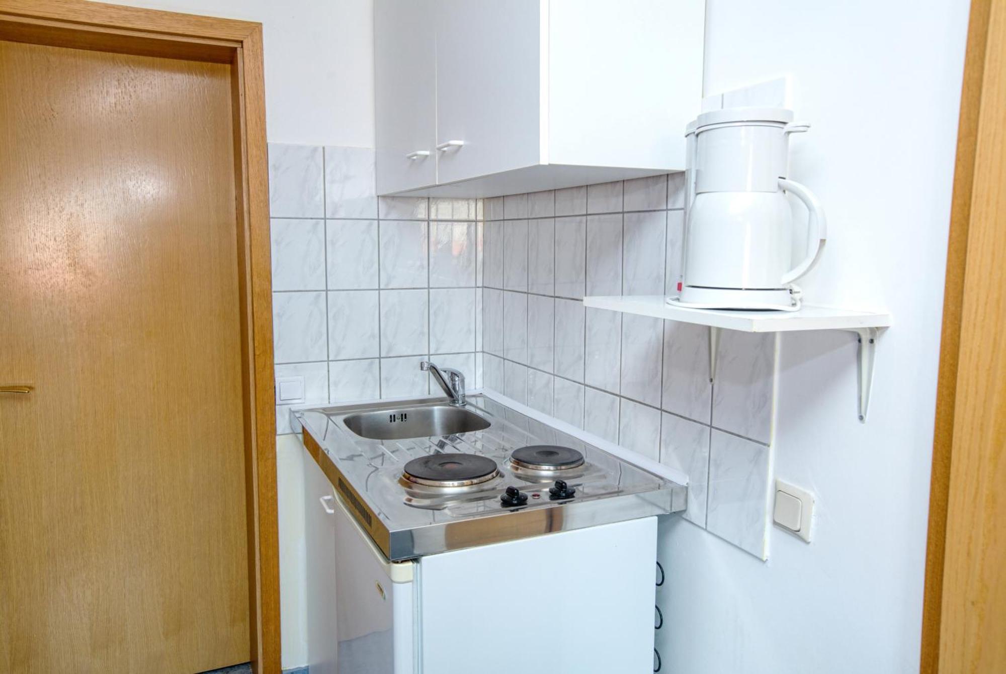 Apartments With A Parking Space Vodice - 6178 Rom bilde