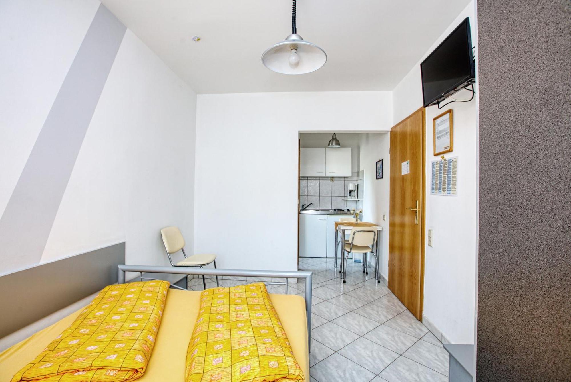 Apartments With A Parking Space Vodice - 6178 Rom bilde